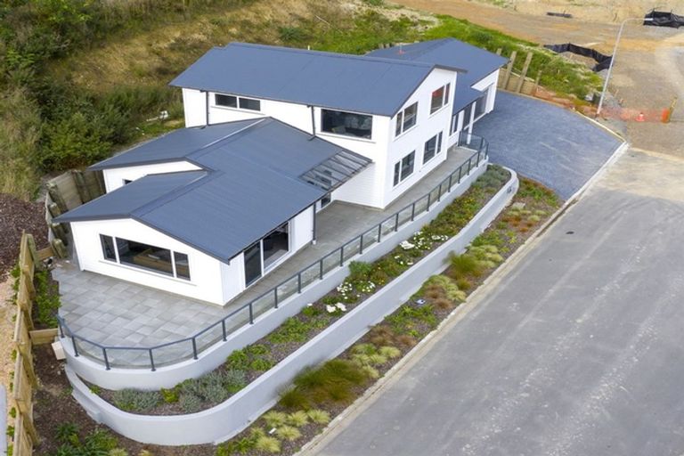 Photo of property in 103 Kakariki Grove, Waikanae, 5036
