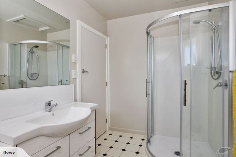 Photo of property in 2/18a Tomes Road, St Albans, Christchurch, 8052