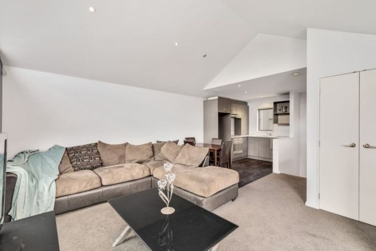 Photo of property in 2/450 Barbadoes Street, Edgeware, Christchurch, 8013