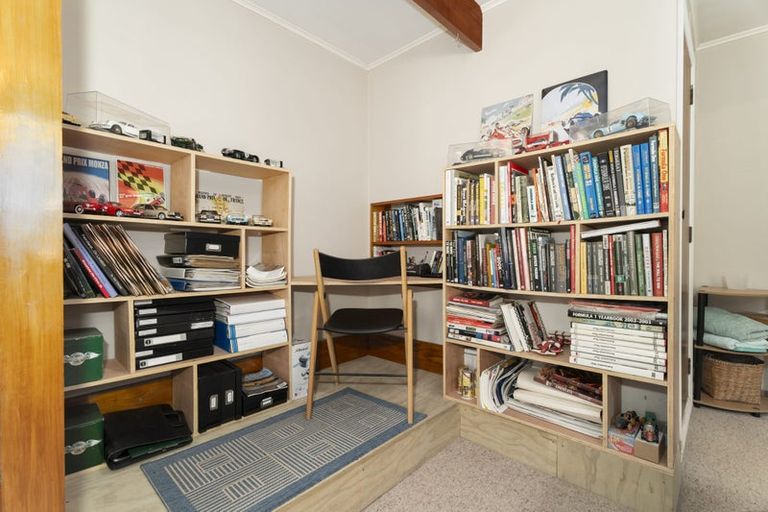 Photo of property in 18 Omar Street, Khandallah, Wellington, 6035