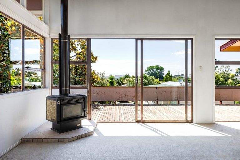 Photo of property in 25 Nui Mana Place, Te Atatu South, Auckland, 0610