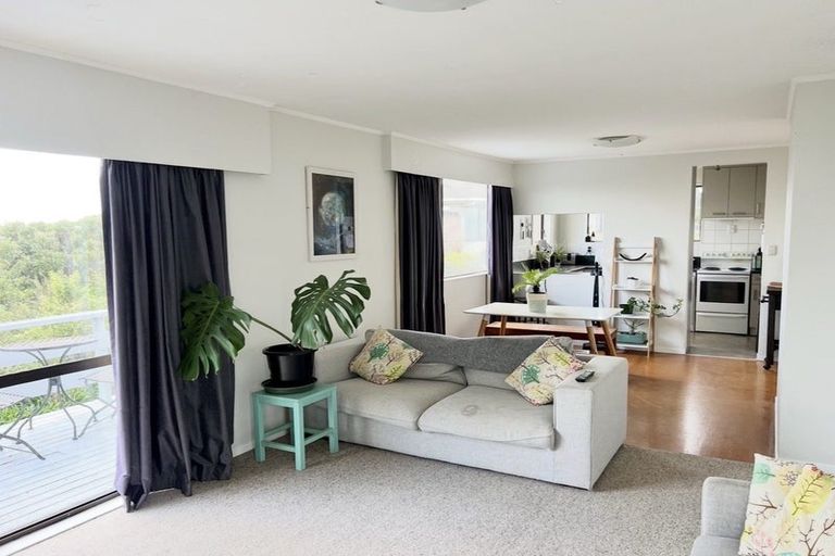 Photo of property in 32 Wisteria Grove, Maungaraki, Lower Hutt, 5010