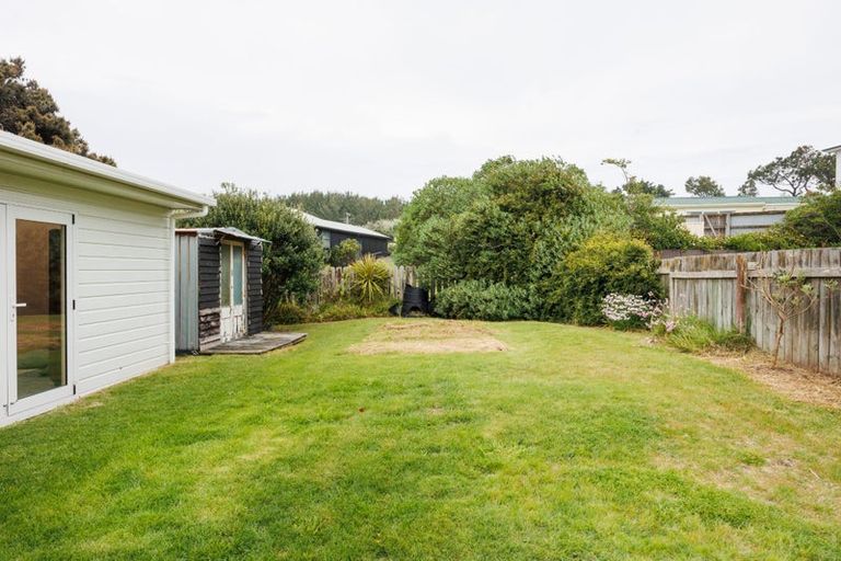 Photo of property in 16 Chrystal Street, Foxton Beach, Foxton, 4815