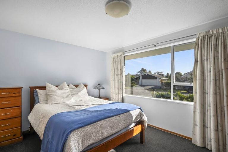 Photo of property in 2/8 Applewood Place, Casebrook, Christchurch, 8051