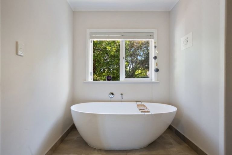 Photo of property in 31 Athenree Road, Athenree, Katikati, 3177