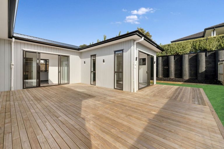 Photo of property in 12 Rongoa Maori Way, Pukekohe, 2120