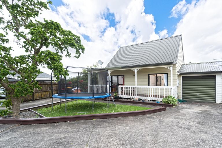 Photo of property in 1/24 Leven Lane, Totara Heights, Auckland, 2105