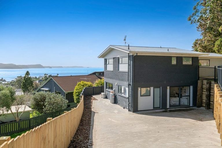 Photo of property in 236 Whangaparaoa Road, Red Beach, 0932