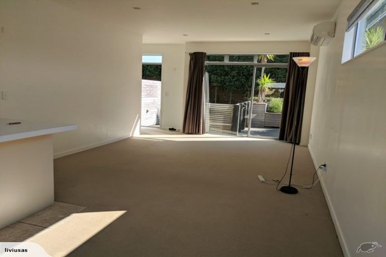 Photo of property in 31 Tiketike Way, Brooklyn, Wellington, 6021