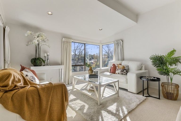 Photo of property in 24 Bert Wilson Place, Cockle Bay, Auckland, 2014