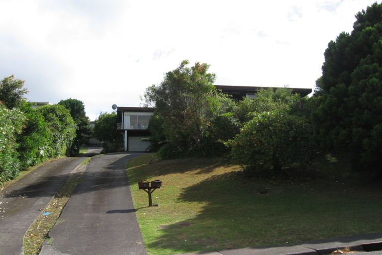 Photo of property in 1/11 Parr Terrace, Castor Bay, Auckland, 0620