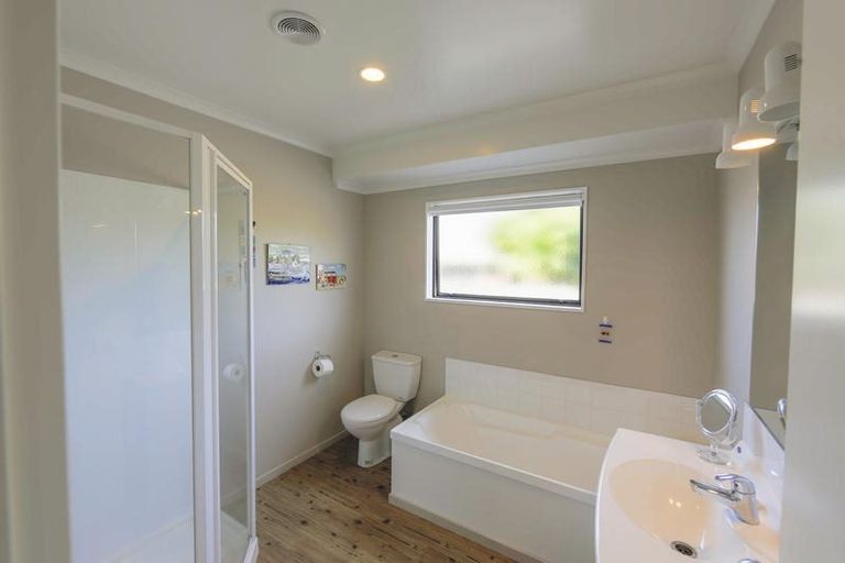 Photo of property in 9 Lowburn Avenue, Waipu, 0510