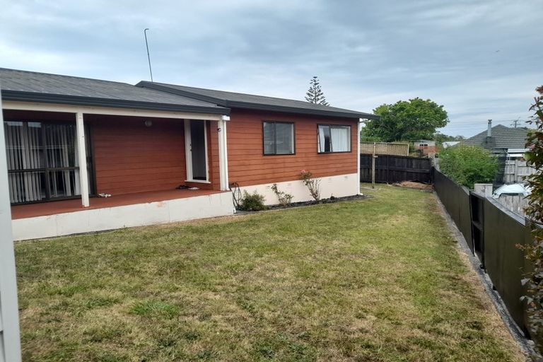 Photo of property in 2/62 Weymouth Road, Manurewa, Auckland, 2102