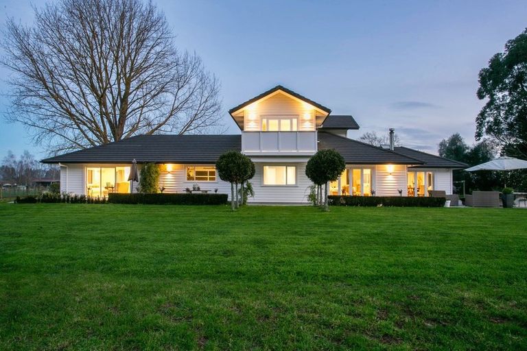 Photo of property in 49 Forrest Road, Cambridge, 3493