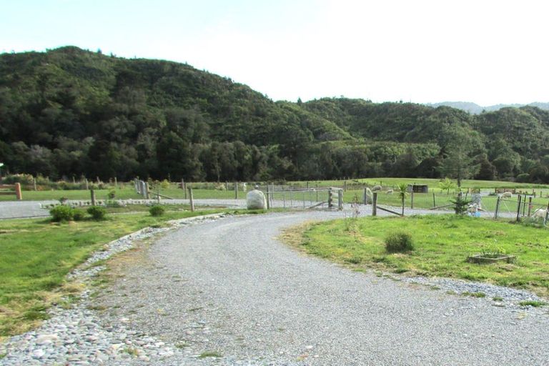 Photo of property in 7 Aorangi Drive, Greymouth, 7805