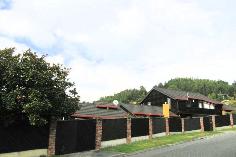 Photo of property in 9 Pioneer Grove, Silverstream, Upper Hutt, 5019