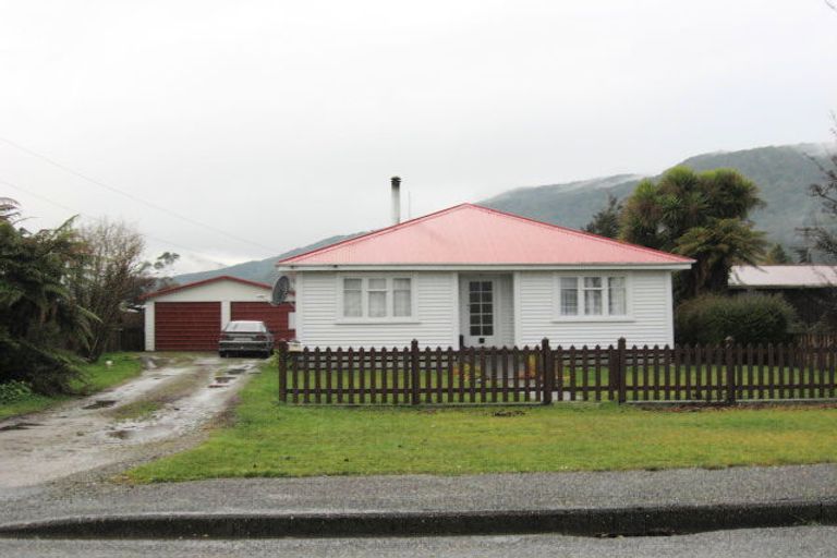 Photo of property in 13 Ohau Street, Dobson, Greymouth, 7805