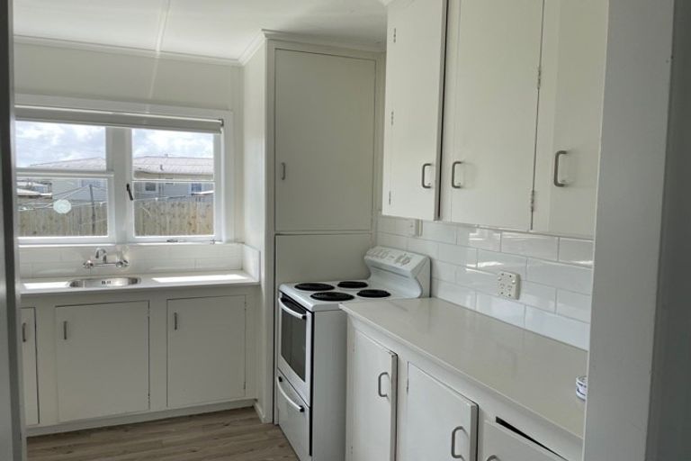 Photo of property in 7 Christmas Road, Manurewa, Auckland, 2102