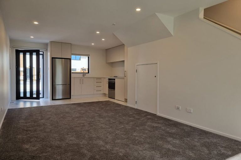 Photo of property in 2/322 Oxford Terrace, Avalon, Lower Hutt, 5011