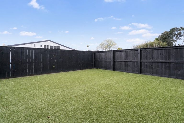 Photo of property in 1n/4045 Great North Road, Glen Eden, Auckland, 0602