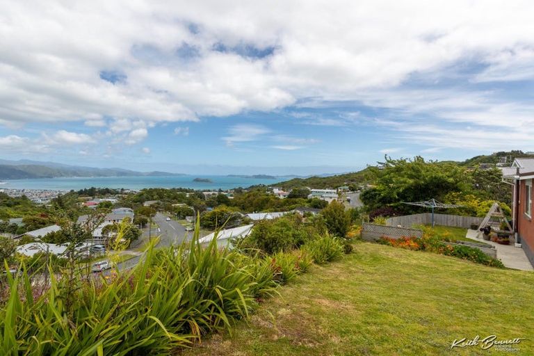 Photo of property in 39 Oakleigh Street, Maungaraki, Lower Hutt, 5010