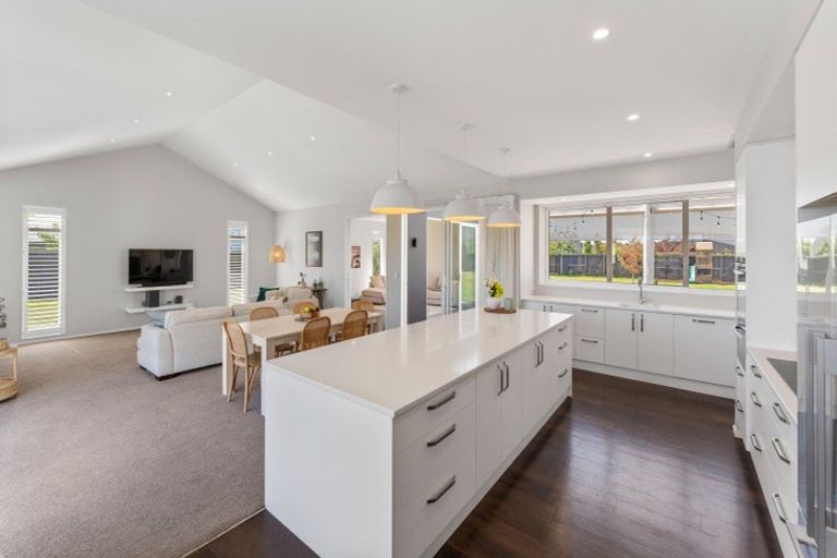 Photo of property in 10 Silver Peaks Drive, West Melton, 7618