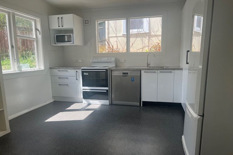 Photo of property in 17 Scarborough Terrace, Mount Victoria, Wellington, 6011