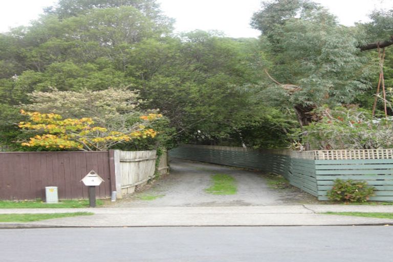 Photo of property in 4 Pohue Grove, Stokes Valley, Lower Hutt, 5019