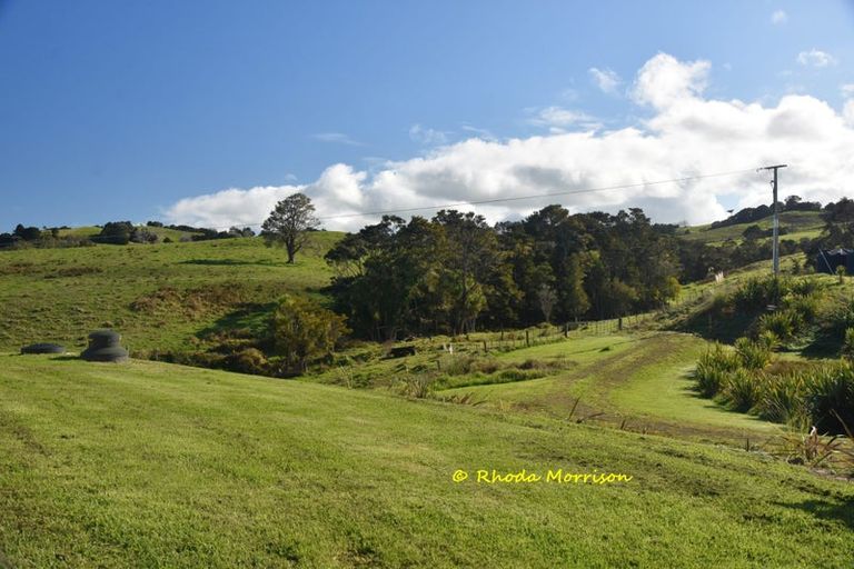 Photo of property in 12 Arahanga Road, Paparoa, 0571