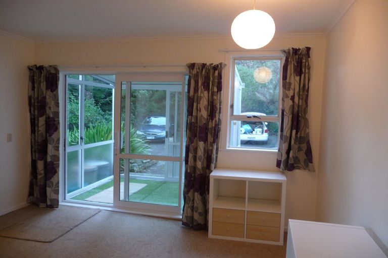 Photo of property in 11 Melrose Road, Island Bay, Wellington, 6023