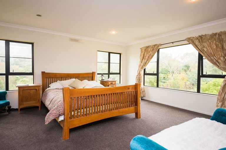 Photo of property in 350 Aokautere Drive, Aokautere, Palmerston North, 4471
