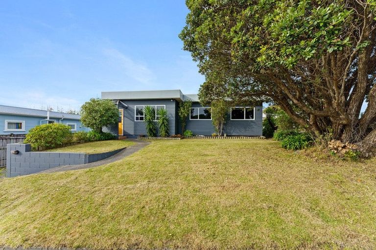 Photo of property in 33 Margaret Road, Raumati Beach, Paraparaumu, 5032