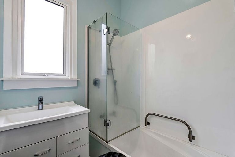 Photo of property in 7 Tarahua Road, Vogeltown, New Plymouth, 4310