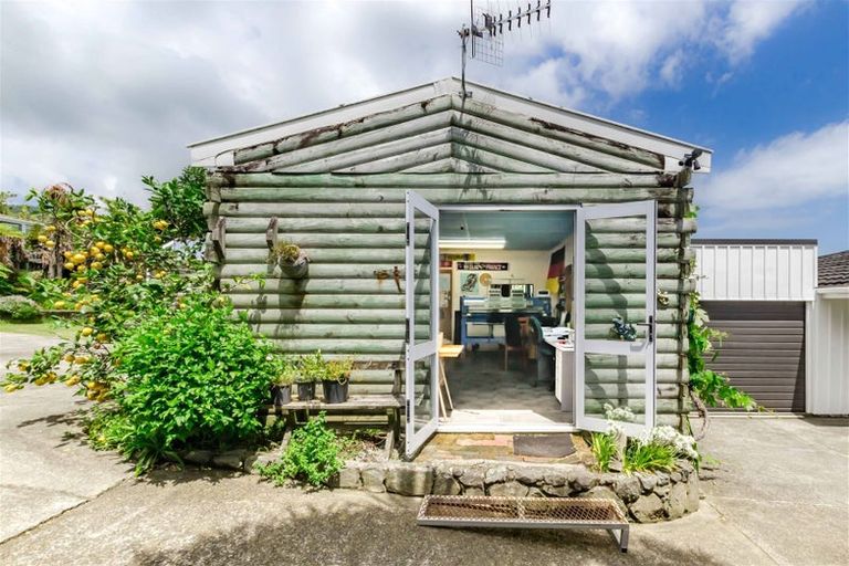 Photo of property in 57 Winara Avenue, Waikanae, 5036