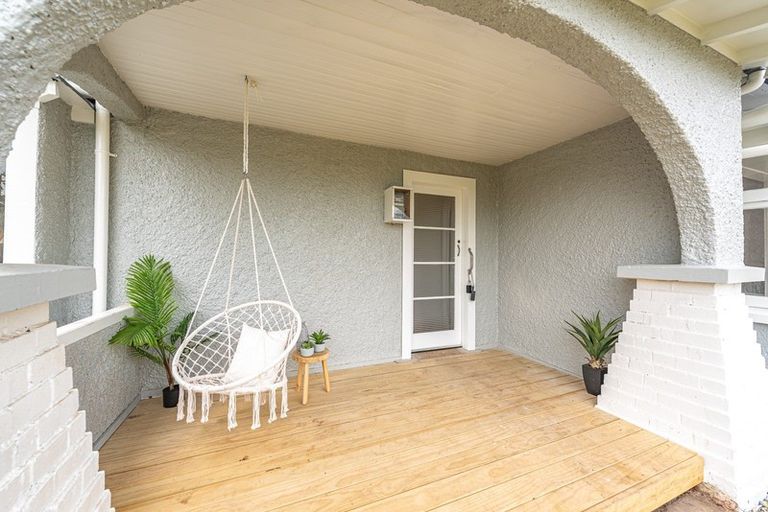 Photo of property in 112 Cornfoot Street, Castlecliff, Whanganui, 4501