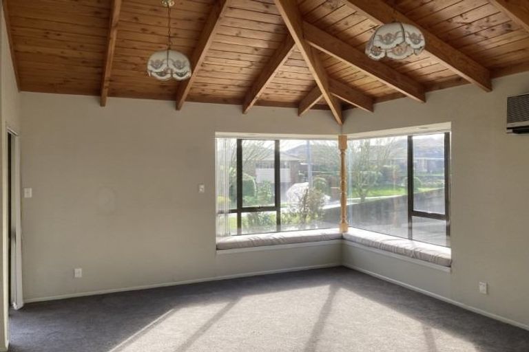 Photo of property in 1 Crowden Place, Harrowfield, Hamilton, 3210