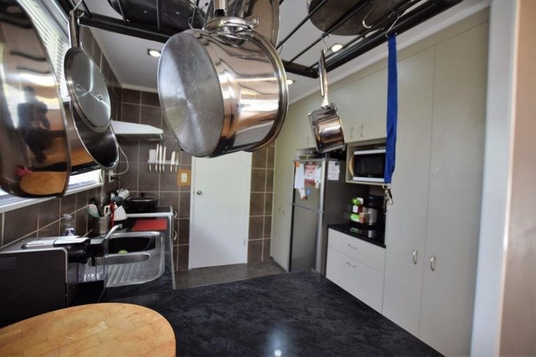 Photo of property in 31 Harmel Road, Glendene, Auckland, 0602