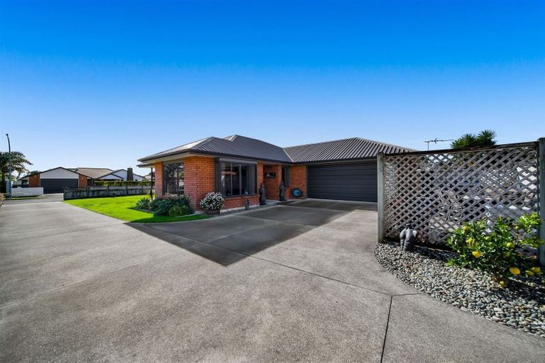Photo of property in 12 Dolphin Parade, Bell Block, New Plymouth, 4312