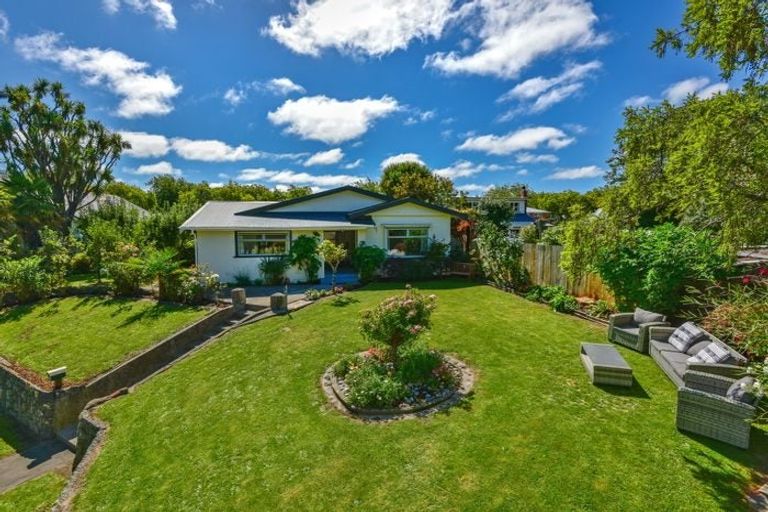 Photo of property in 43 Waimea Terrace, Beckenham, Christchurch, 8023