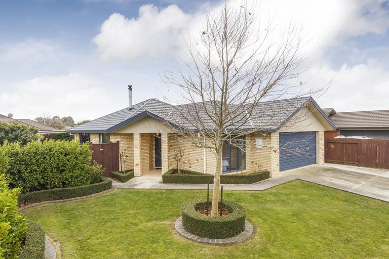 Photo of property in 25 Boston Parade, Kelvin Grove, Palmerston North, 4414