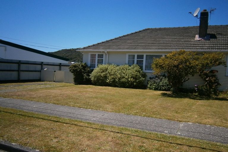 Photo of property in 12 Hunter Street, Taita, Lower Hutt, 5011