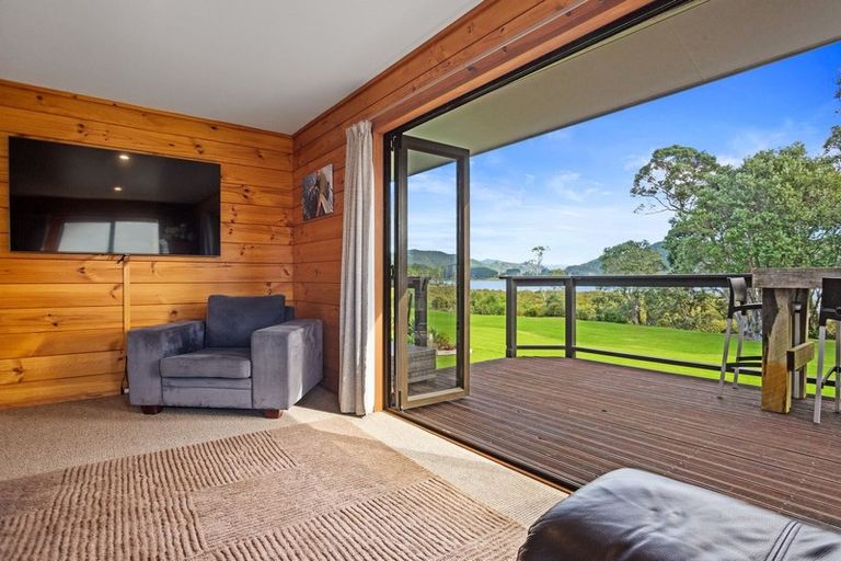 Photo of property in 65 Tangiteroria Lane, Pauanui, Hikuai, 3579