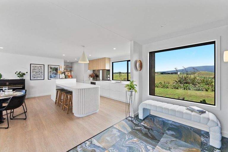 Photo of property in Tapuae, 26 Washer Road, Omata, New Plymouth, 4374