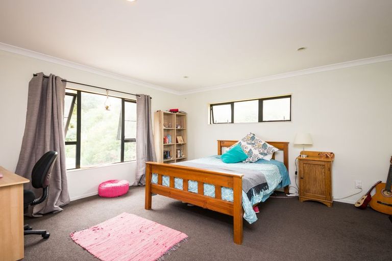 Photo of property in 350 Aokautere Drive, Aokautere, Palmerston North, 4471