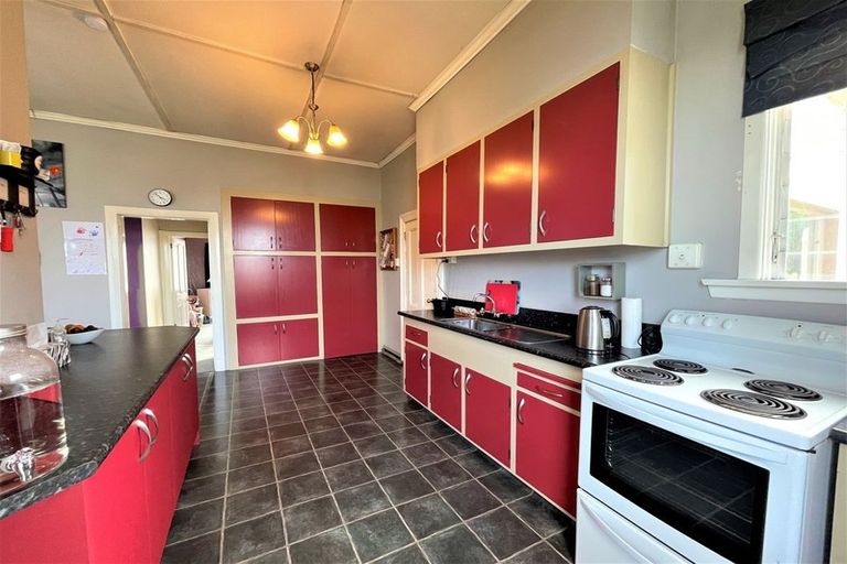 Photo of property in 218 Clyde Street, Balclutha, 9230
