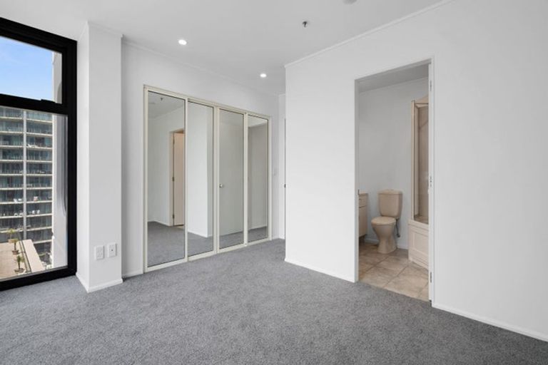 Photo of property in Oceanside Tower 1, 5/2d Marine Parade, Mount Maunganui, 3116