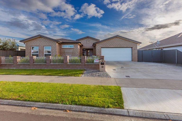 Photo of property in 3 Kapiti Drive, Poraiti, Napier, 4112