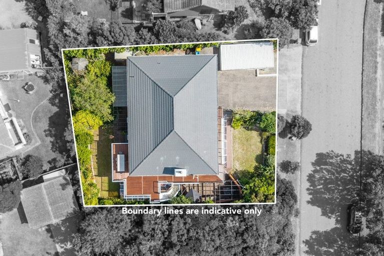 Photo of property in 8 Ara Kuaka, Waikanae Beach, Waikanae, 5036