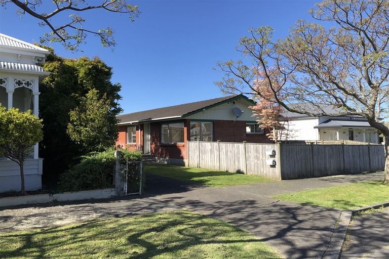 Photo of property in 1/23 Mozeley Avenue, Devonport, Auckland, 0624