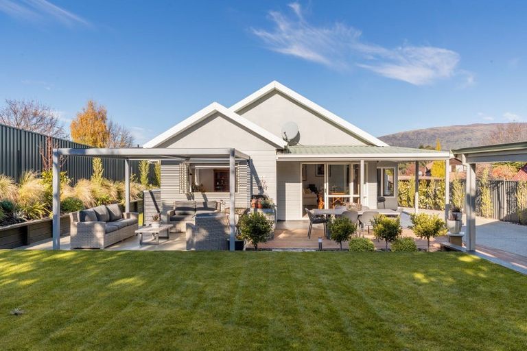 Photo of property in 5 Mount Iron Drive, Wanaka, 9305
